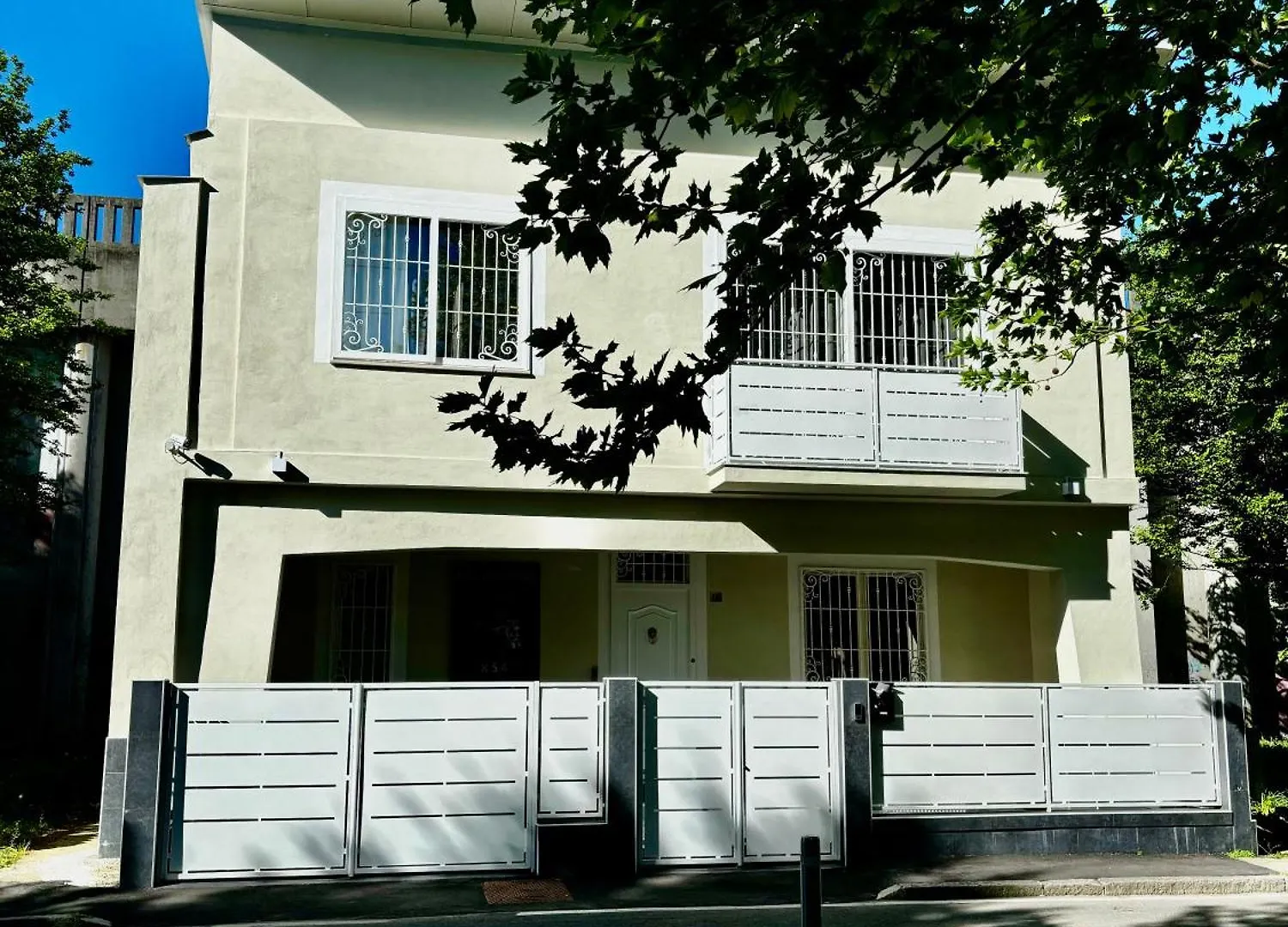 Villa Life San Donato Milanese 0*,  Italy